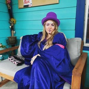 Meet your Posher, Queen